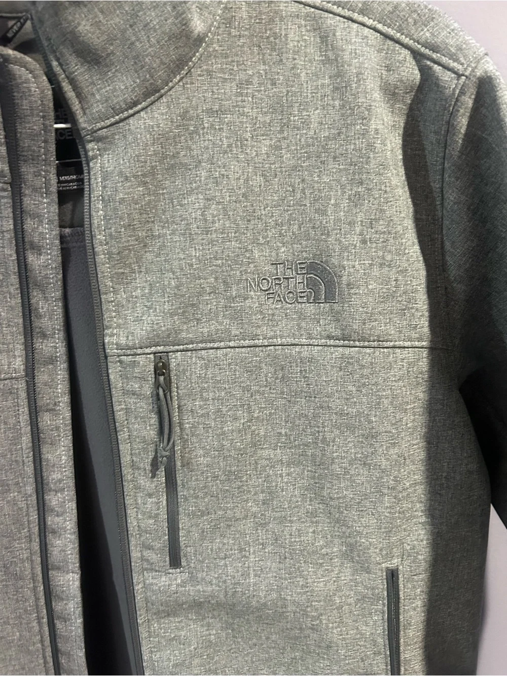 The North Face Men’s Gray Soft Shell Jacket Size Large Full Zip Lightweight Coat